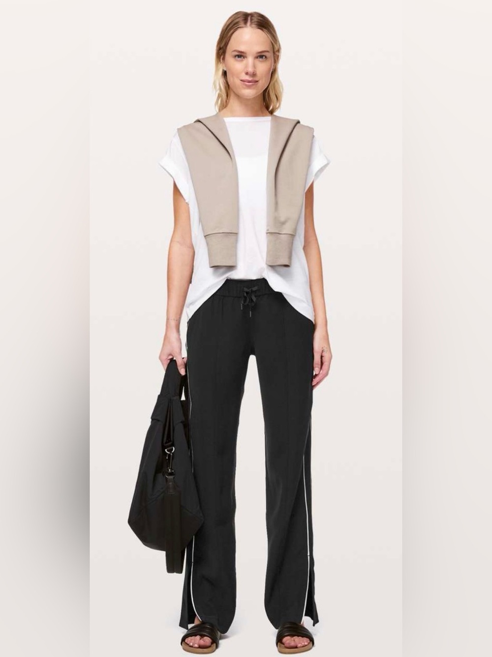 Lululemon On the Right Track Pant – Black / Light Ivory – Size 10